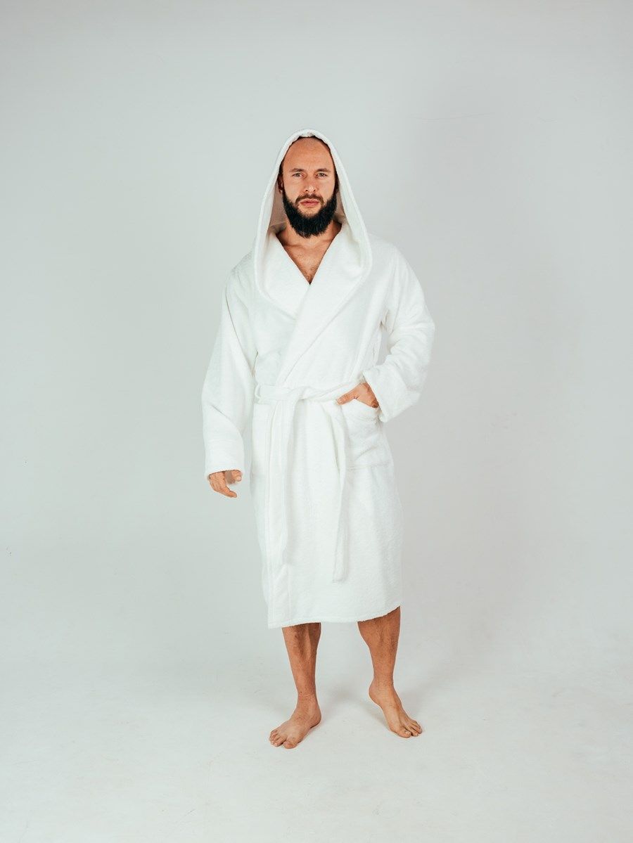 снимок Халат мужской махровый PandaHug с капюшоном, белый от магазина BIO-TEXTILES ОПТ