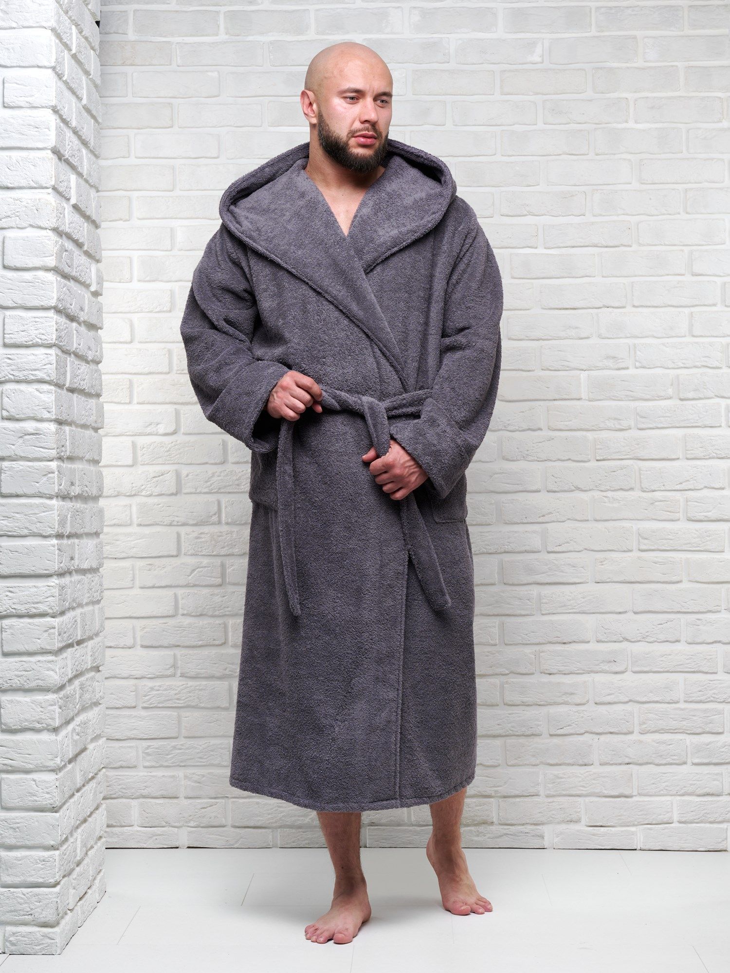 снимок Халат мужской махровый PandaHug с капюшоном, темно-серый от магазина BIO-TEXTILES ОПТ