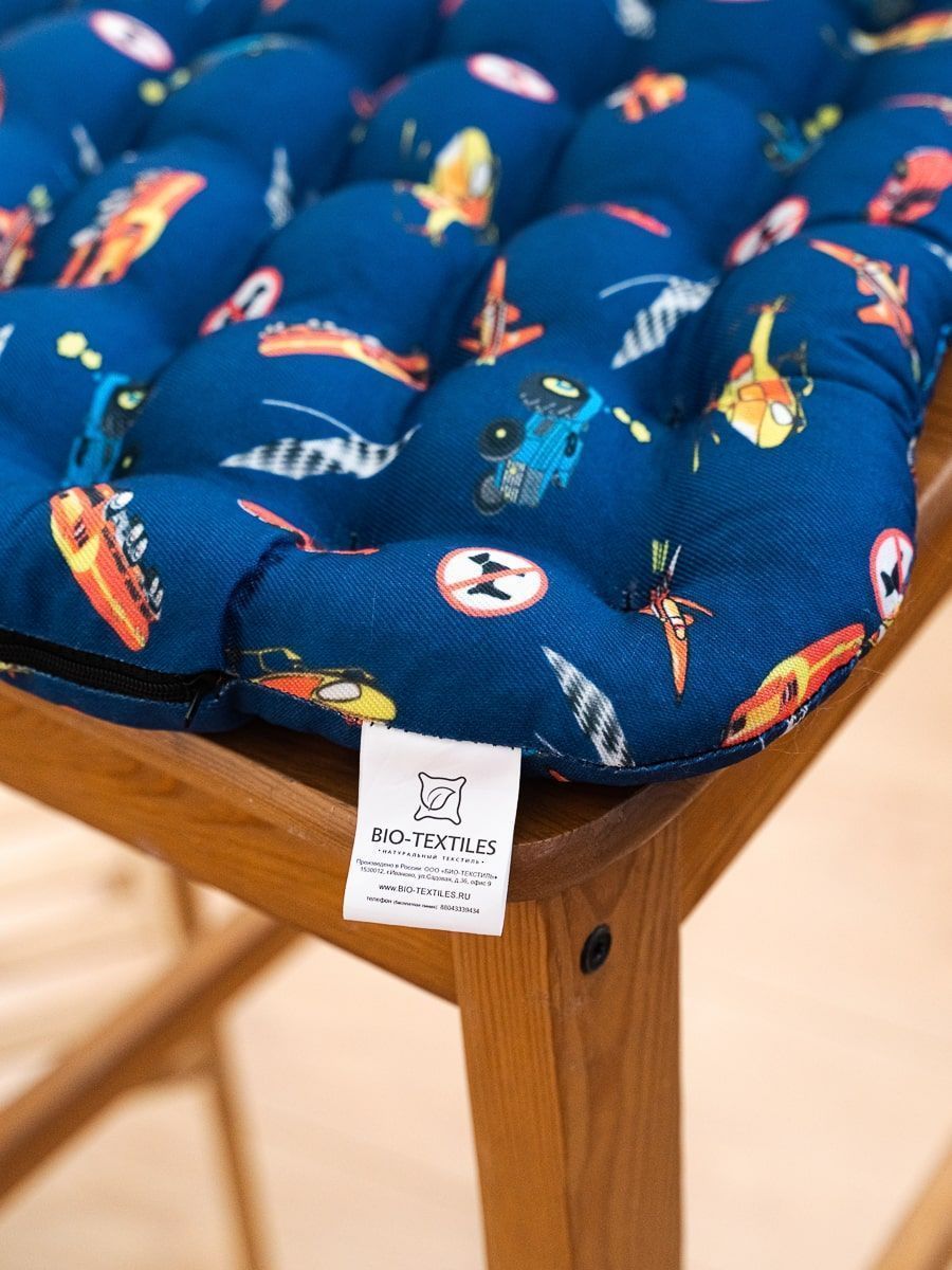 снимок Подушка на стул "Машинки" с лузгой гречихи 40*40 от магазина BIO-TEXTILES ОПТ