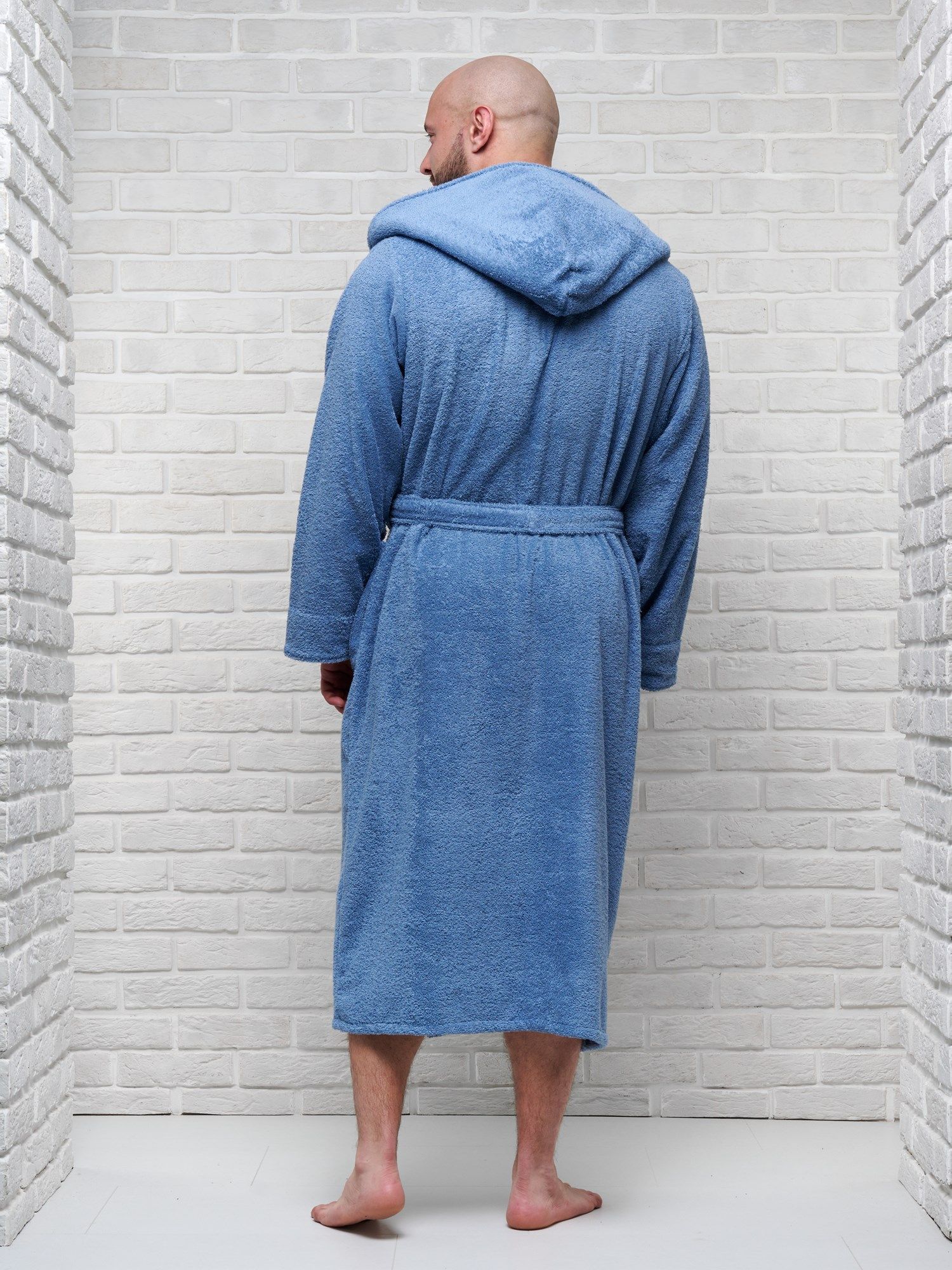 снимок Халат мужской махровый PandaHug с капюшоном, лазурный от магазина BIO-TEXTILES ОПТ