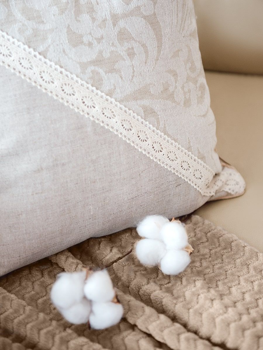 снимок Подушка "Кедровая сказка" 30*30 от магазина BIO-TEXTILES ОПТ