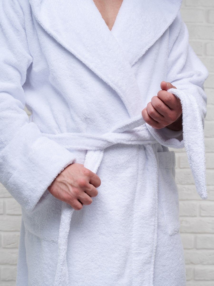 снимок Халат мужской махровый PandaHug с капюшоном, белый от магазина BIO-TEXTILES ОПТ