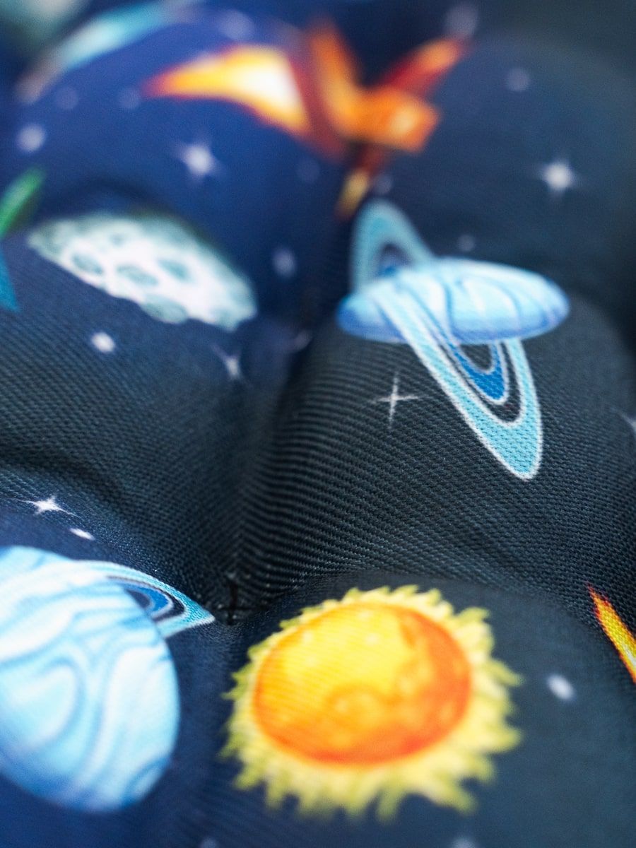 снимок Подушка на стул "Космос" с лузгой гречихи 40*40 от магазина BIO-TEXTILES ОПТ