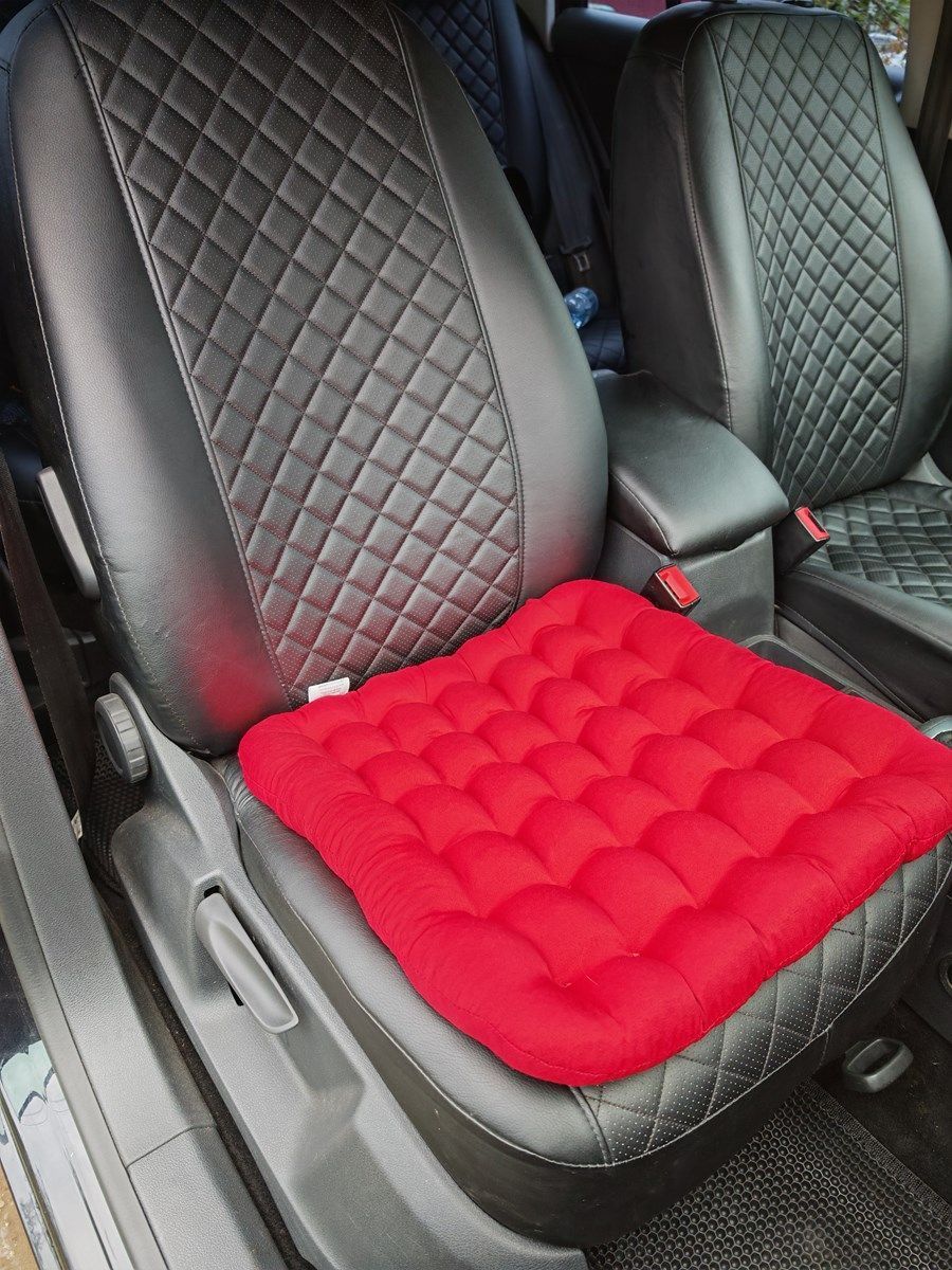 снимок Подушка автомобильная на сиденье "АВТО-БИО" красная 50*45 от магазина BIO-TEXTILES ОПТ
