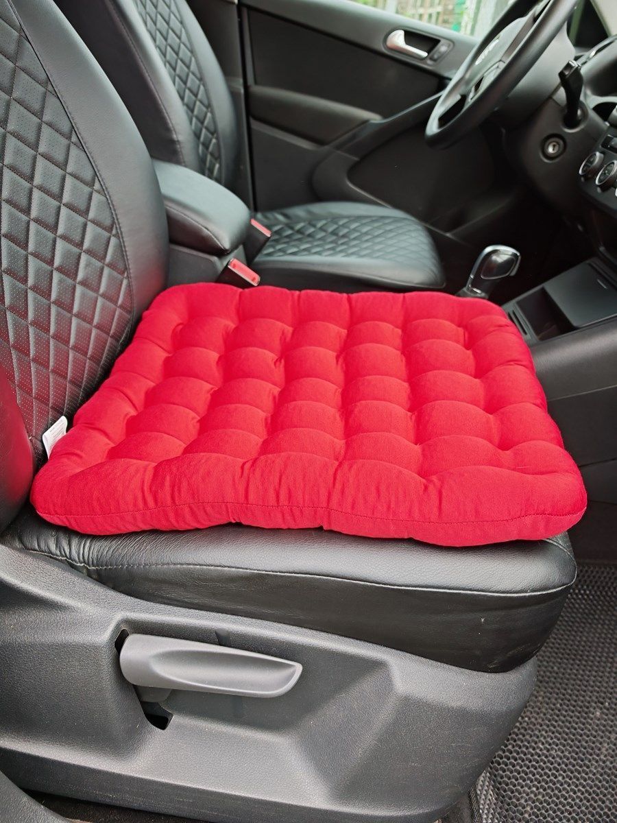 снимок Подушка автомобильная на сиденье "АВТО-БИО" красная 50*45 от магазина BIO-TEXTILES ОПТ