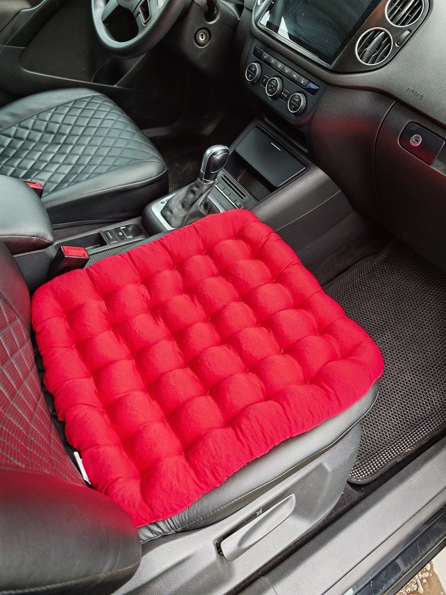 снимок Подушка автомобильная на сиденье "АВТО-БИО" красная 50*45 от магазина BIO-TEXTILES ОПТ